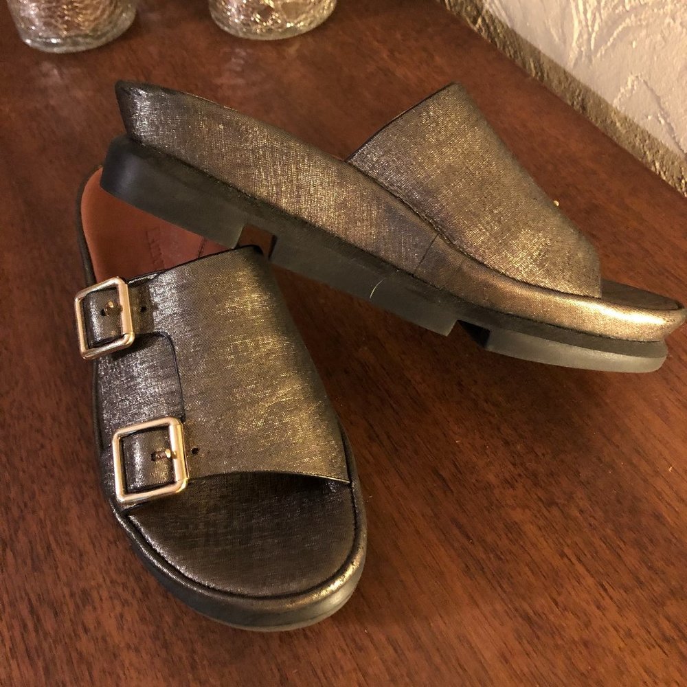 L'Amour des Pieds Viareggio Sandals, bronze size 6